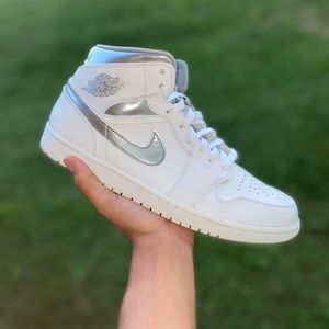 Jordan 1 Mid grey and white
